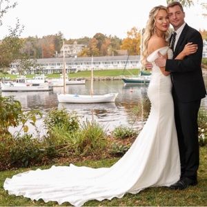 L’Amour Calla Blanche Lucy satin wedding gown